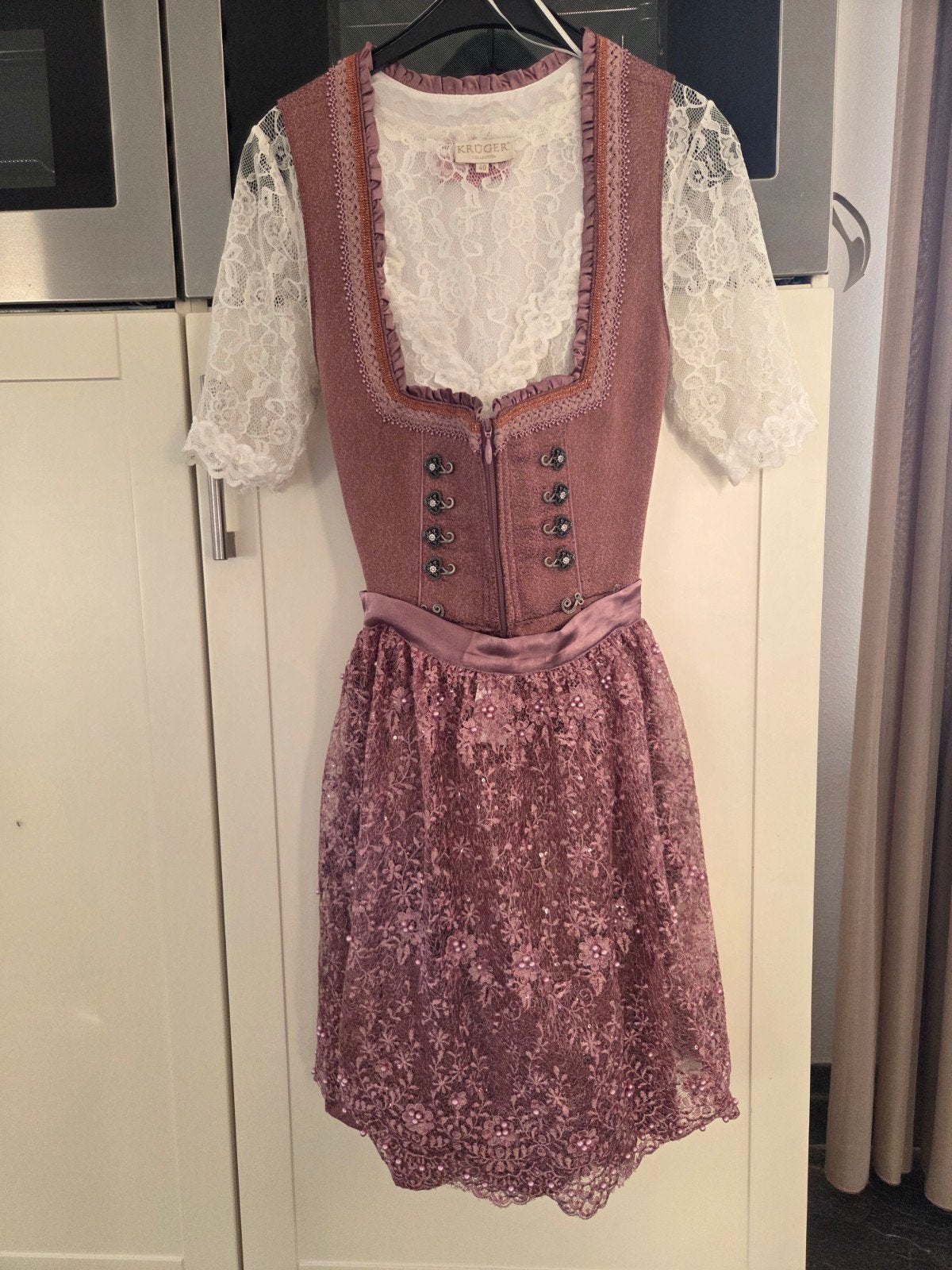 Kruger Dirndl met kanten blouse en rok - Maat 42, Kleding | Dames, Maat 42/44 (L), Ophalen of Verzenden, Zo goed als nieuw, Knielengte