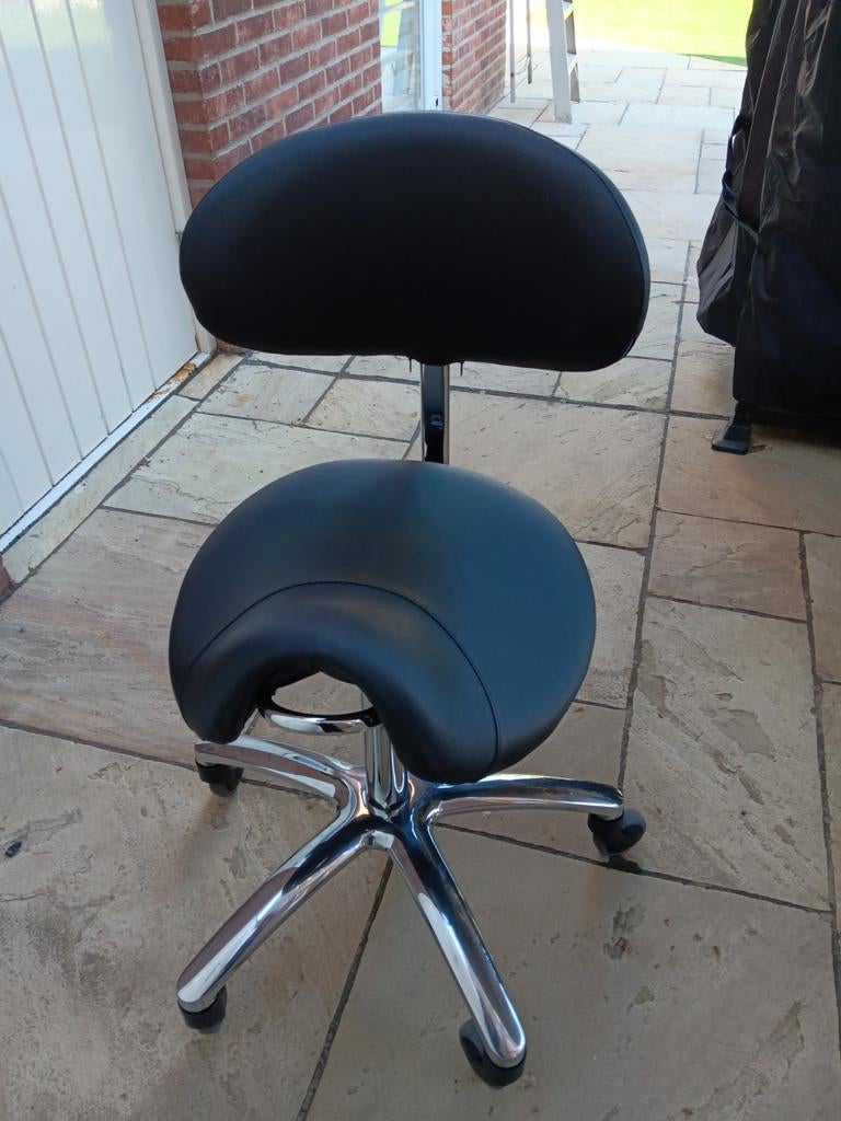 Zwart nieuw Bellezi tabouret, model Sympatico Comfort., Ophalen, In hoogte verstelbaar, Nieuw, Overige materialen