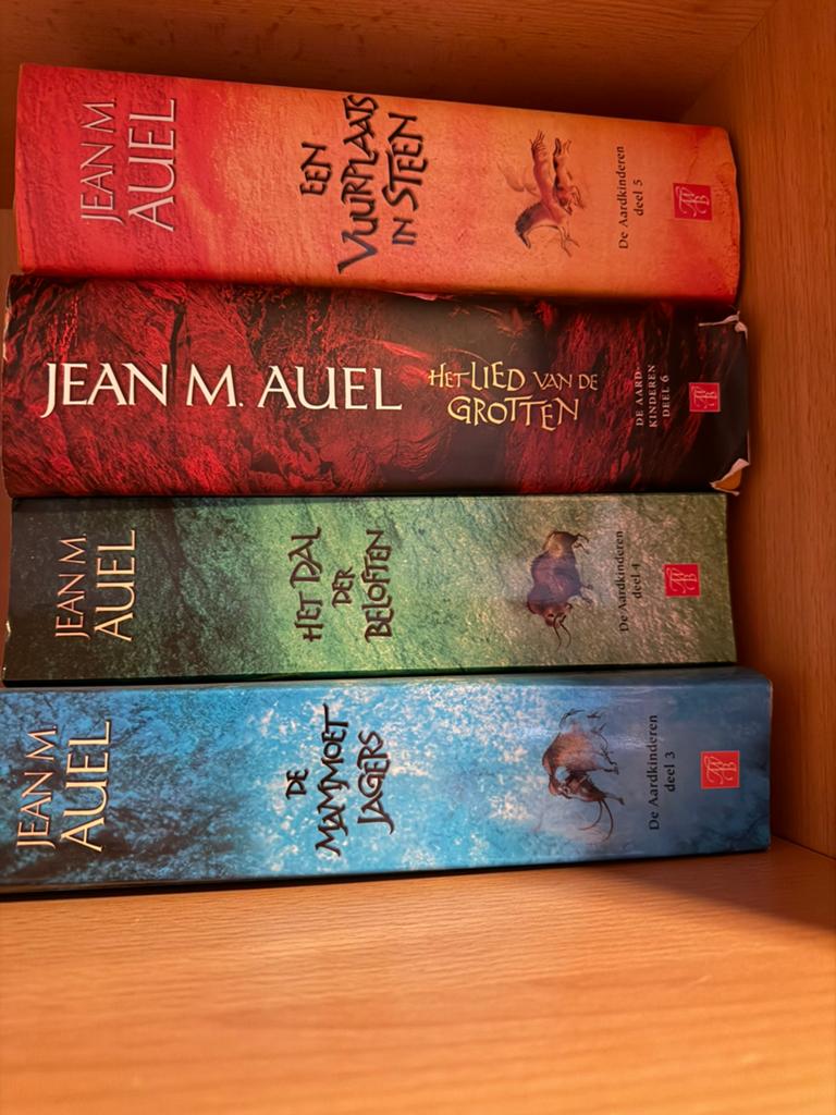 De  Aardkinderen van Jean M Auel, Ophalen of Verzenden, Zo goed als nieuw
