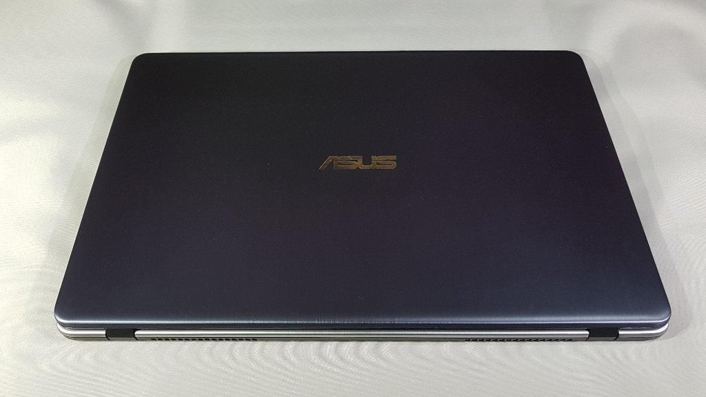 Prima Asus VIVOBOOK pro N705U 17,3'' FHD Laptop., Intel Core i7-8550U, Met videokaart, Qwerty, 8 GB