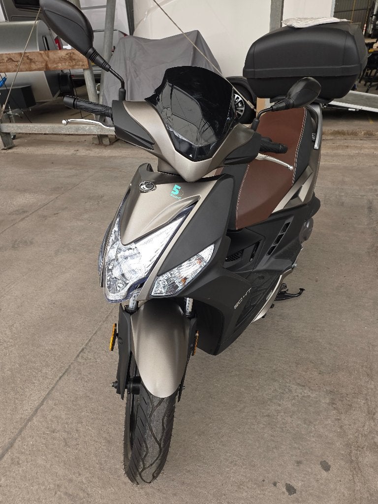 Kymco Agility 16+, Fietsen en Brommers, Ophalen, Maximaal 45 km/u, Zo goed als nieuw, 50 cc