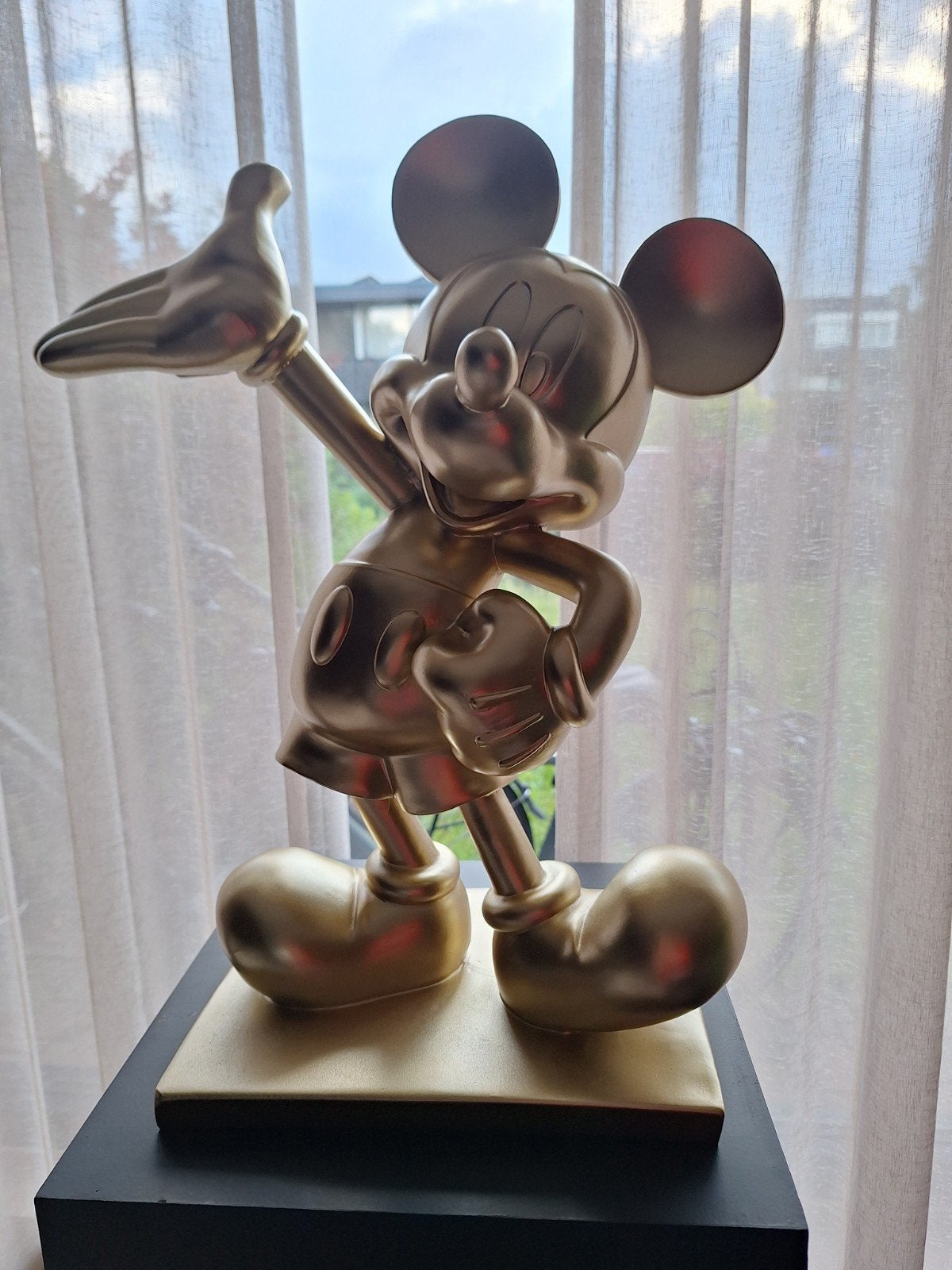 Gouden Mickey beeld, Ophalen, Nieuw