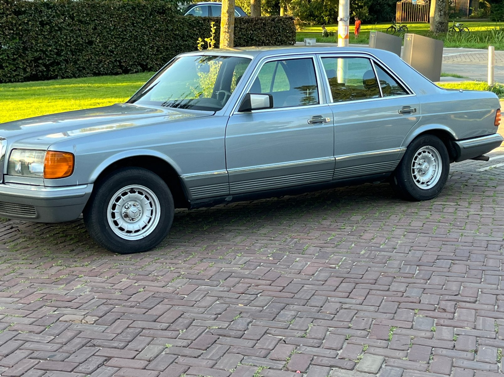 Mercedes-Benz S-Klasse 5.0 500 SE AUT 1983 Blauw, Auto's, Mercedes-Benz, Automaat, 232 pk, 4973 cc, 8 cilinders