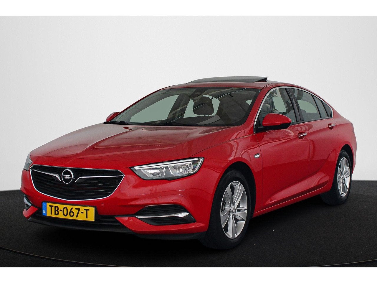 Opel Insignia Grand Sport 1.5 Turbo Business Executive Schui, Gebruikt, 4 cilinders, 700 kg, Bedrijf