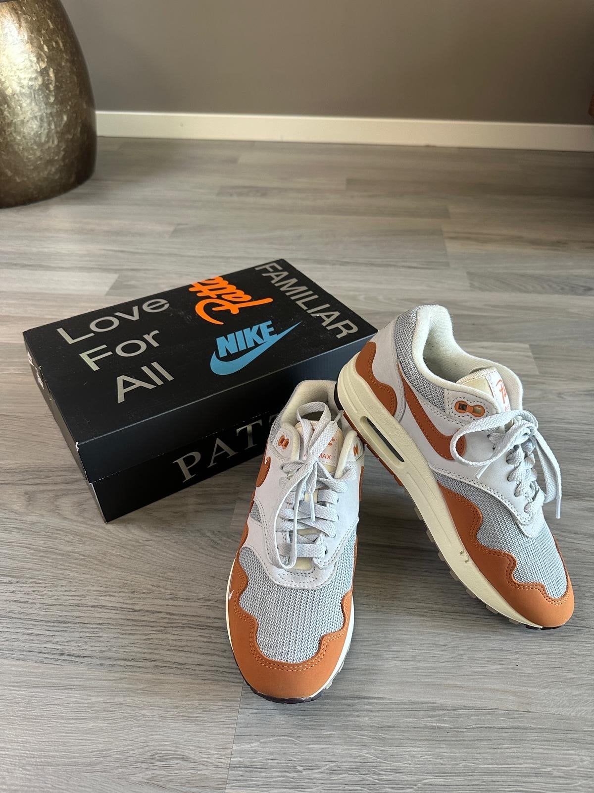 Nike Air Max 1 x Patta Waves Monarch (DH1348-001), Ophalen of Verzenden, Nieuw, Oranje, Sneakers of Gympen