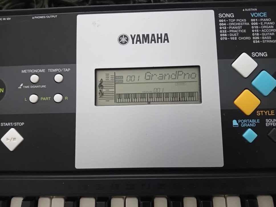 Yamaha PSR-E223 Keyboard - Inclusief.boeken., Ophalen of Verzenden, Gebruikt, 61 toetsen, Yamaha