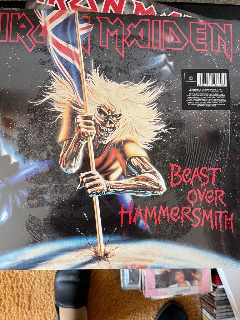 Foto 3 van Iron Maiden- Nr. of the Beast/Beast over Hammersmith -40th