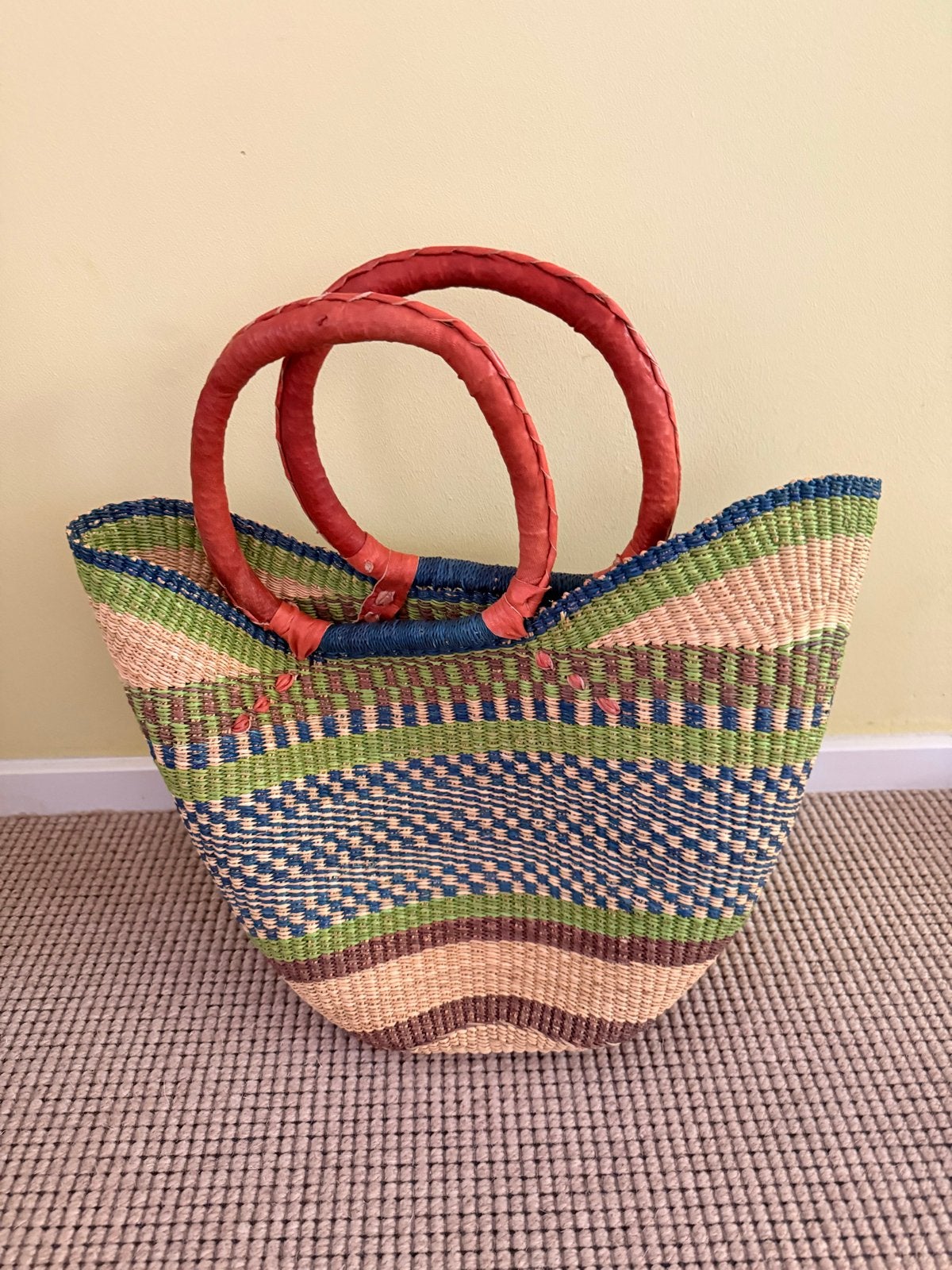 Handgeweven Bolga mand - Kleurrijk en duurzaam, Ophalen of Verzenden, Zo goed als nieuw, Overige kleuren, Shopper