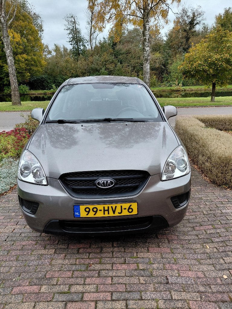 Kia Carens 2.0 Cvvt 5-ZIT 2009 (Airco) km 127683, Auto's, Voorwielaandrijving, Zwart, 4 cilinders, 700 kg