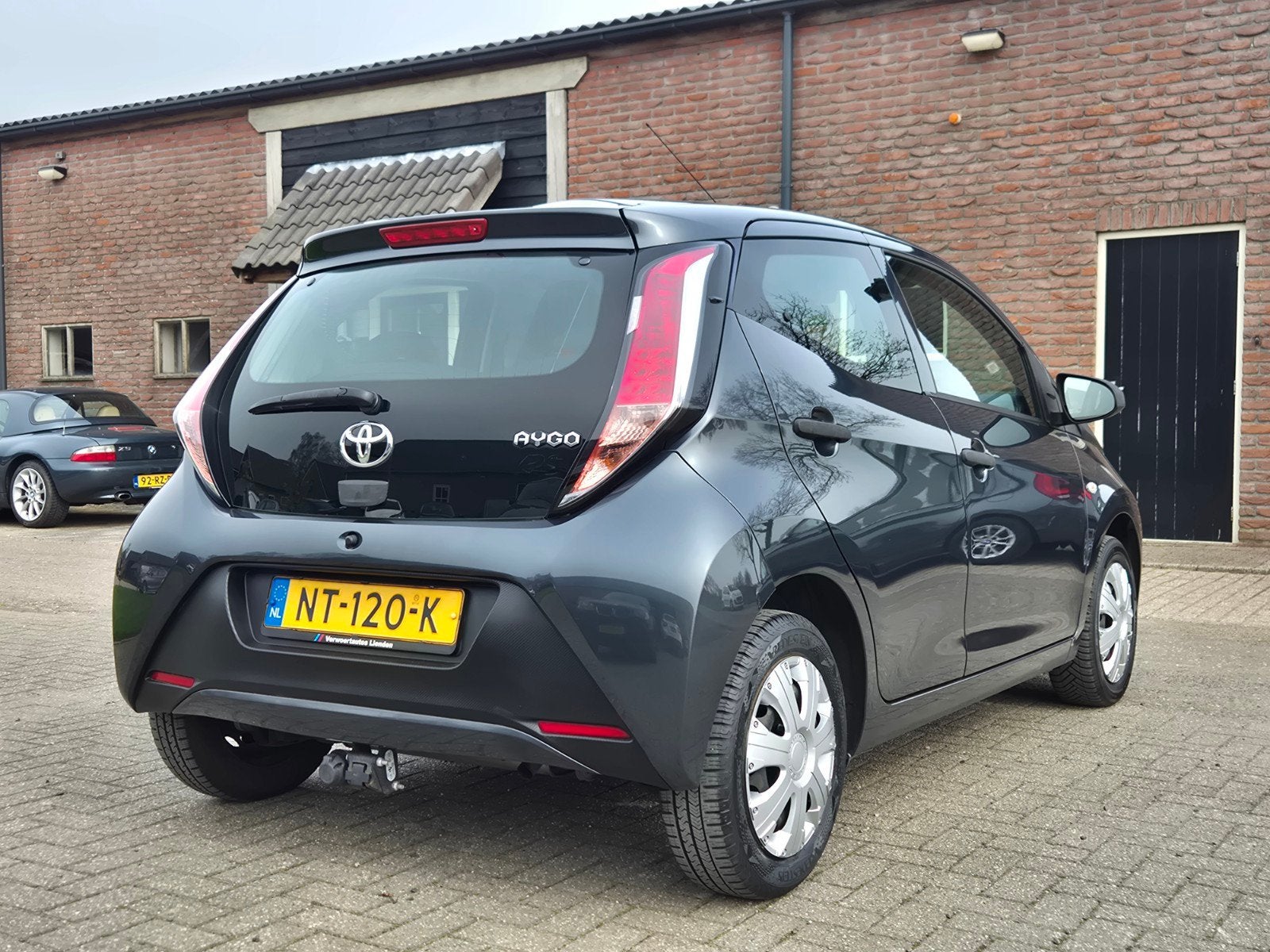 Toyota Aygo 1.0 Vvt-i 69pk 5D 2017 Grijs I Airco I CV I, Voorwielaandrijving, Stof, Euro 6, Met garantie (alle)
