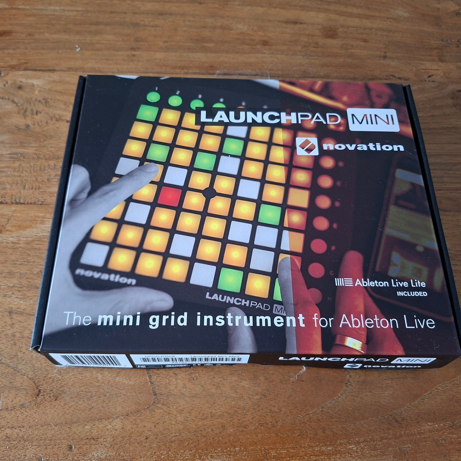 Novation Launchpad Mini MK2 MIDI Controller, Ophalen of Verzenden, Nieuw, Overige aantallen, Novation