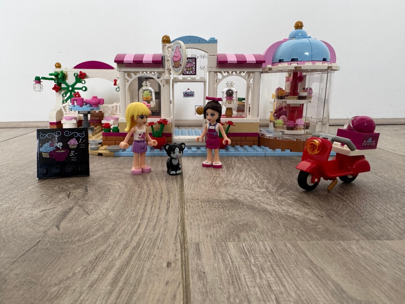 LEGO Friends 41119 Heartlake Cupcake Café, Kinderen en Baby's, Ophalen, Zo goed als nieuw
