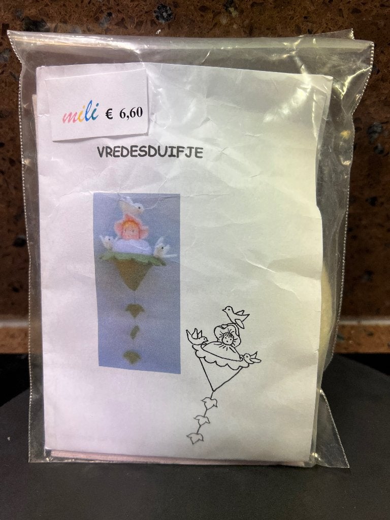 Vredesduifje Viltpakket, Hobby en Vrije tijd, Ophalen of Verzenden, Nieuw, Figuurtje(s), Wolvilt