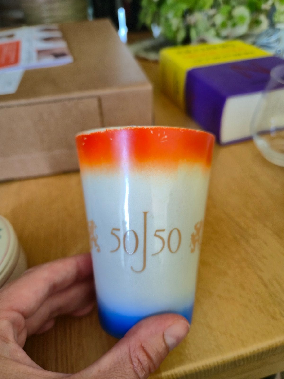 Vintage Mosa Maastricht 50/50 Oranje Boven Beker, Antiek en Kunst, Antiek | Keramiek en Aardewerk, Ophalen of Verzenden