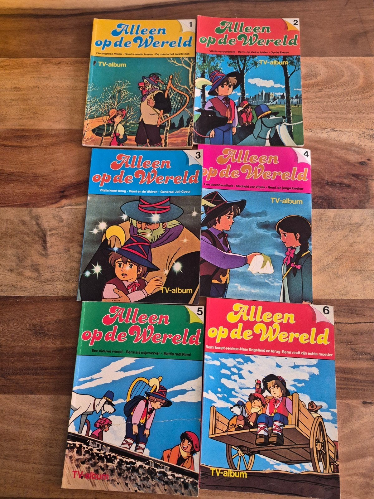 Alleen op de Wereld TV-album - Complete serie (6 delen), Boeken, Stripboeken, Complete serie of reeks, Ophalen of Verzenden, Gelezen