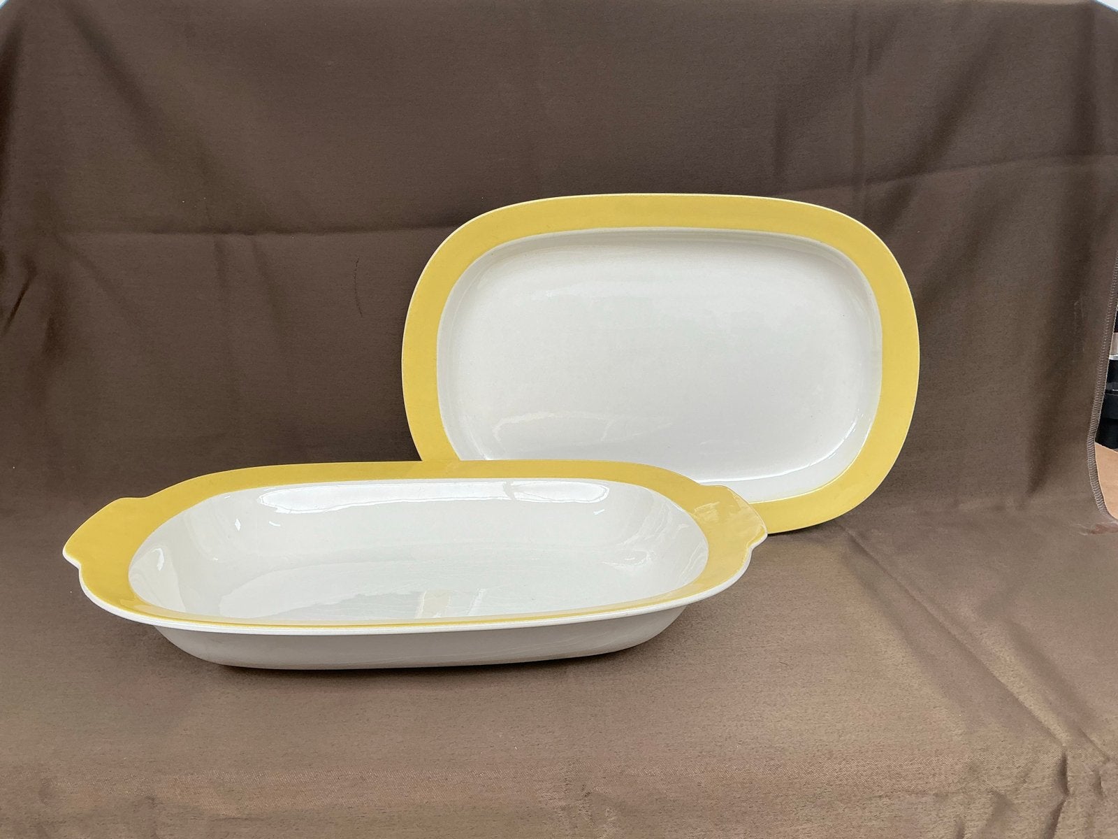 2x Vintage Petrus Regout Maastricht Ovenschalen Geel WD-026, Ophalen of Verzenden