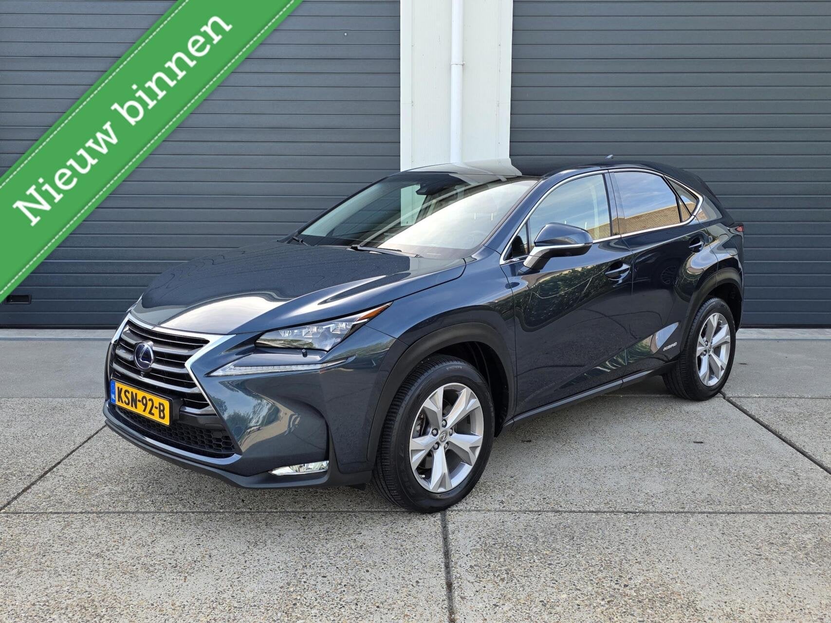 Lexus NX 300h AWD President Line | 2 JAAR GARANTIE, Auto's, Automaat, Dealer onderhouden, Gebruikt, Blauw