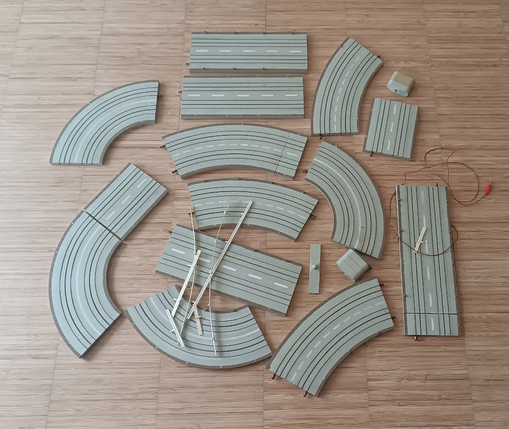 Faller AMS vintage racebaan / snelweg onderdelen 16 stuks H0, Hobby en Vrije tijd, Modeltreinen | H0, Overige merken, Gebruikt