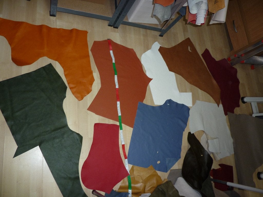 8 kilo grotere A resten soepel echt leer rundleer, Hobby en Vrije tijd, Stoffen en Lappen, Meerkleurig, Leer of Kunstleer, Nieuw