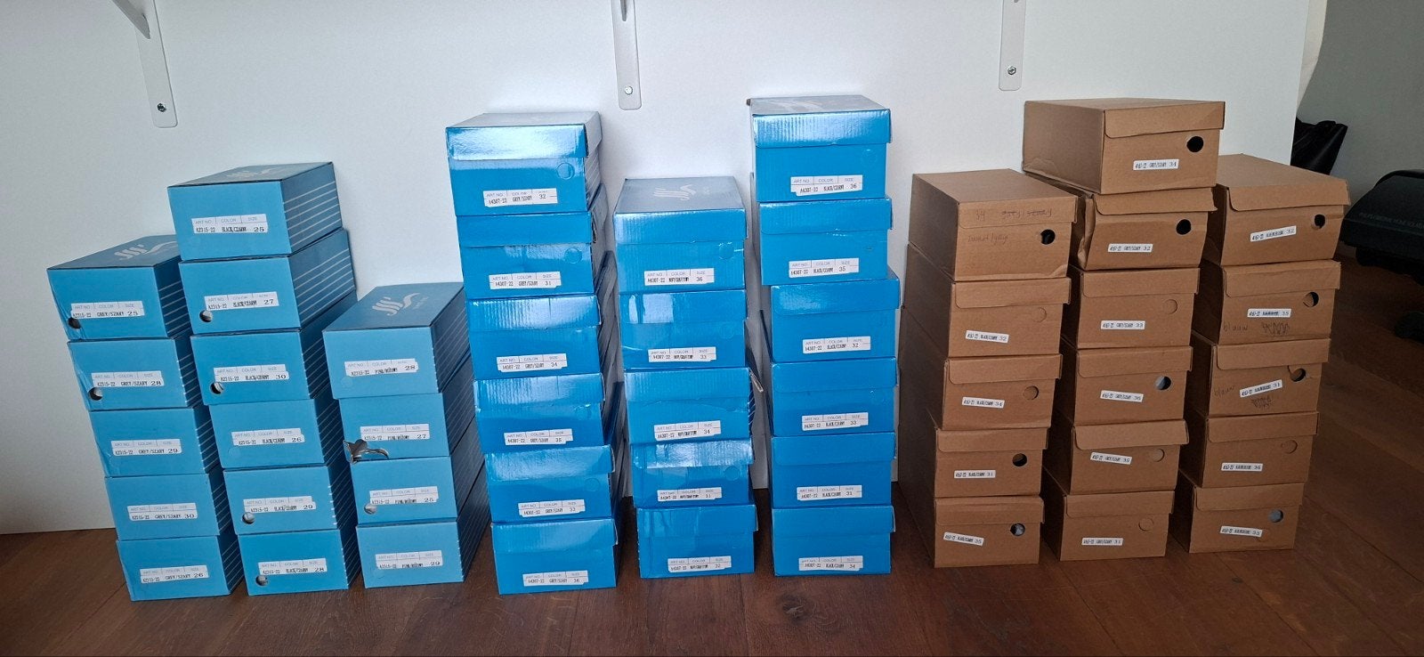 Restpartij van 48 paar nieuwe kinderschoenen, Jongen of Meisje, Schoenen, Nieuw, Nvt