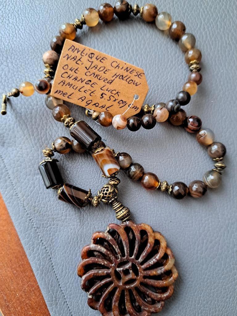 225 Ketting met antique Chinese Chance Luck amulet 55x9mm, Sieraden, Tassen en Uiterlijk, Antieke sieraden, Ophalen of Verzenden