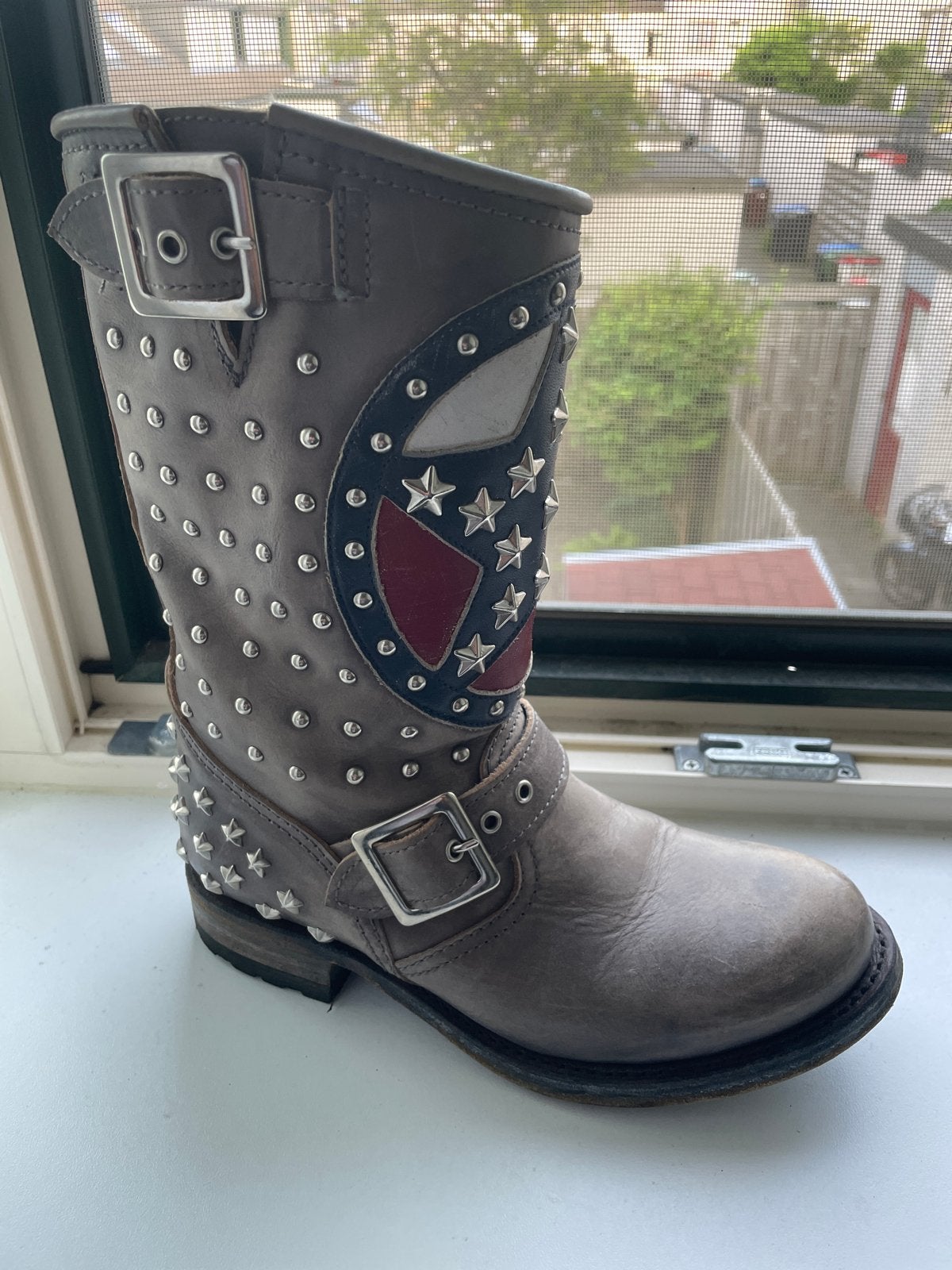 Sendra laarzen met studs en sterren, maat 36, Ophalen, Hoge laarzen, Overige kleuren, Zo goed als nieuw