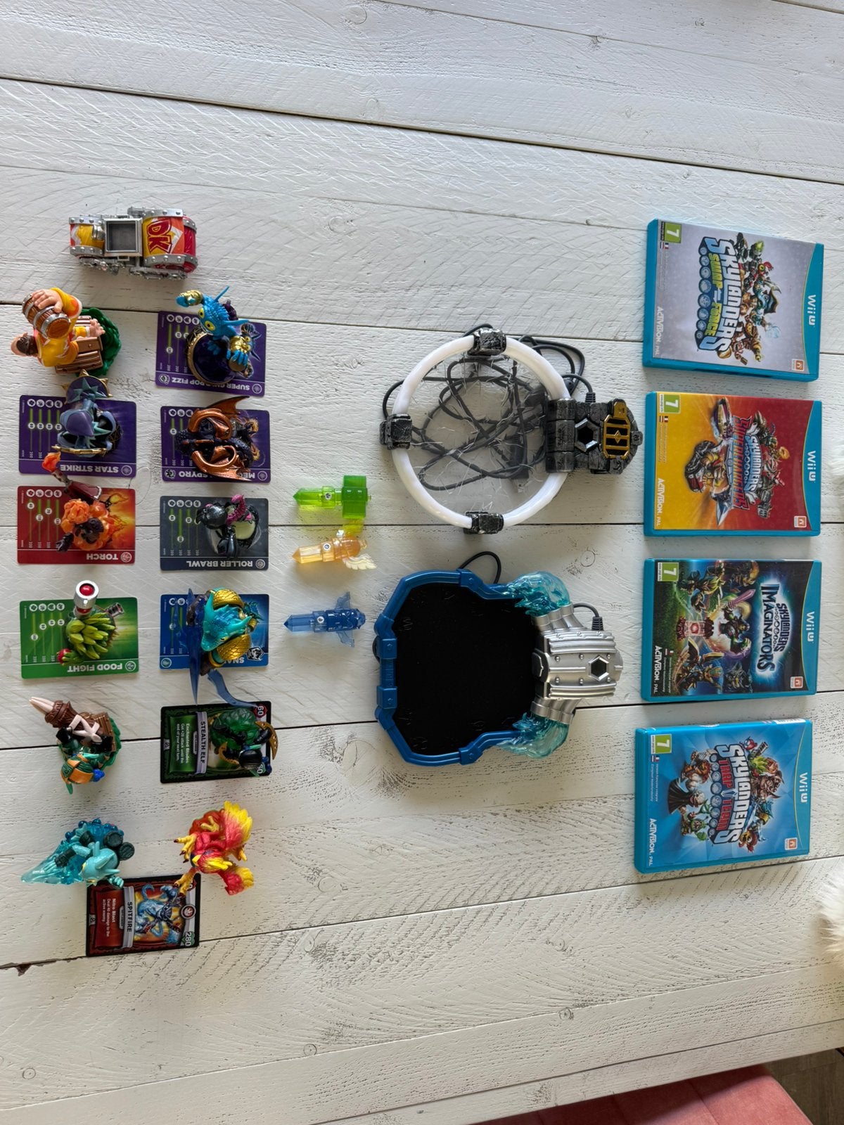 Skylanders Wii U Pakket - 4 Games, 2 Portals, 12 Figuurtjes, Spelcomputers en Games, Games | Nintendo Wii U, Avontuur en Actie