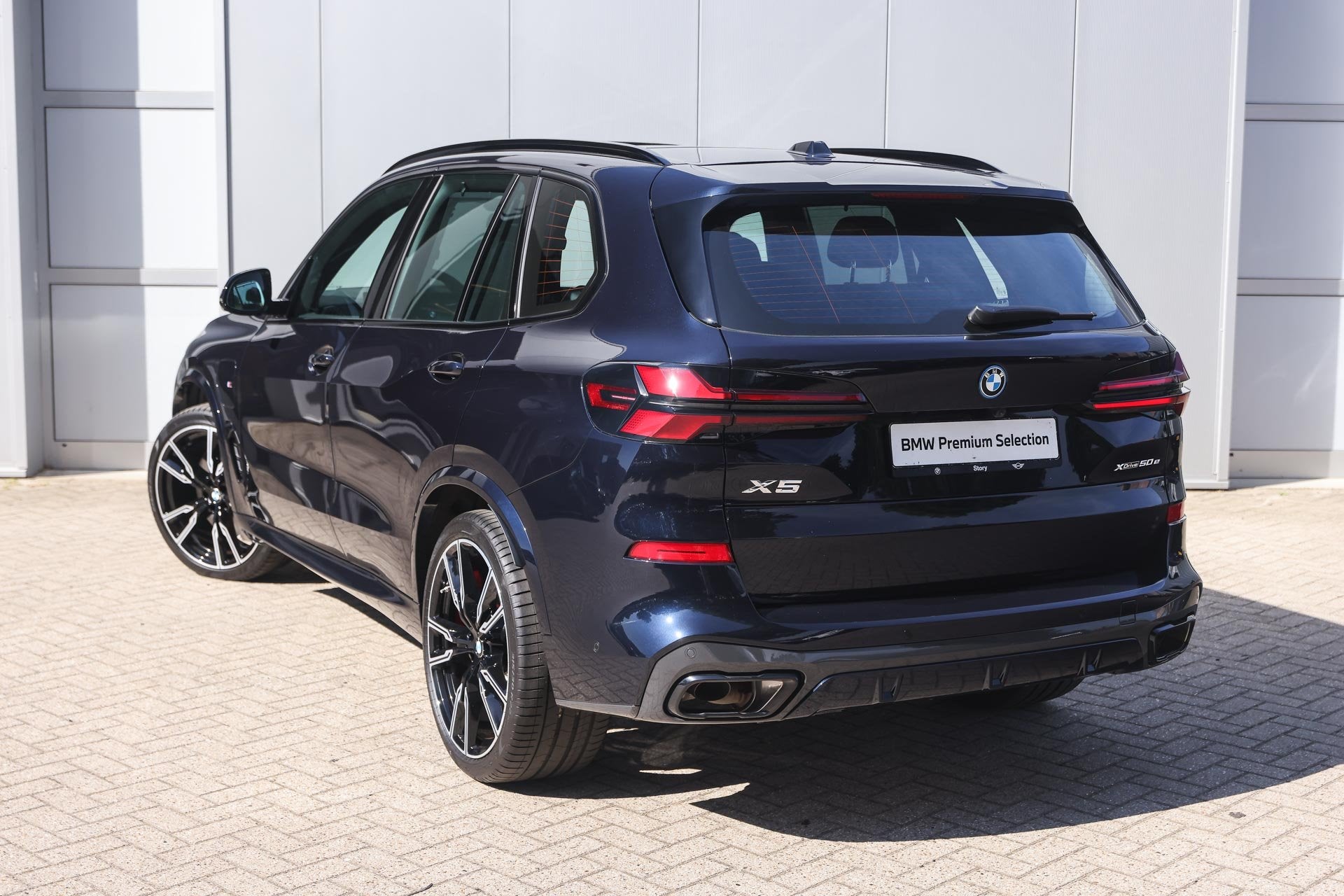 BMW X5 xDrive50e M Sport Automaat / Trekhaak / Panoramadak /, Automaat, Dealer onderhouden, Verwarming stoelen achter, Gebruikt