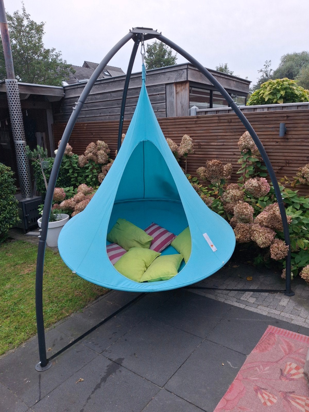 Cacoon Tent Schommel met Frame - 2.6m Hoogte, Ophalen, Meerpersoons, Zo goed als nieuw, Met standaard