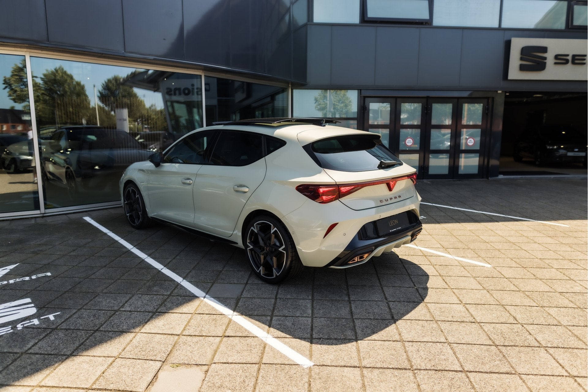 Foto 9 van CUPRA Leon 1.5 TSI e-Hybrid VZ Performance €4500,- voordee