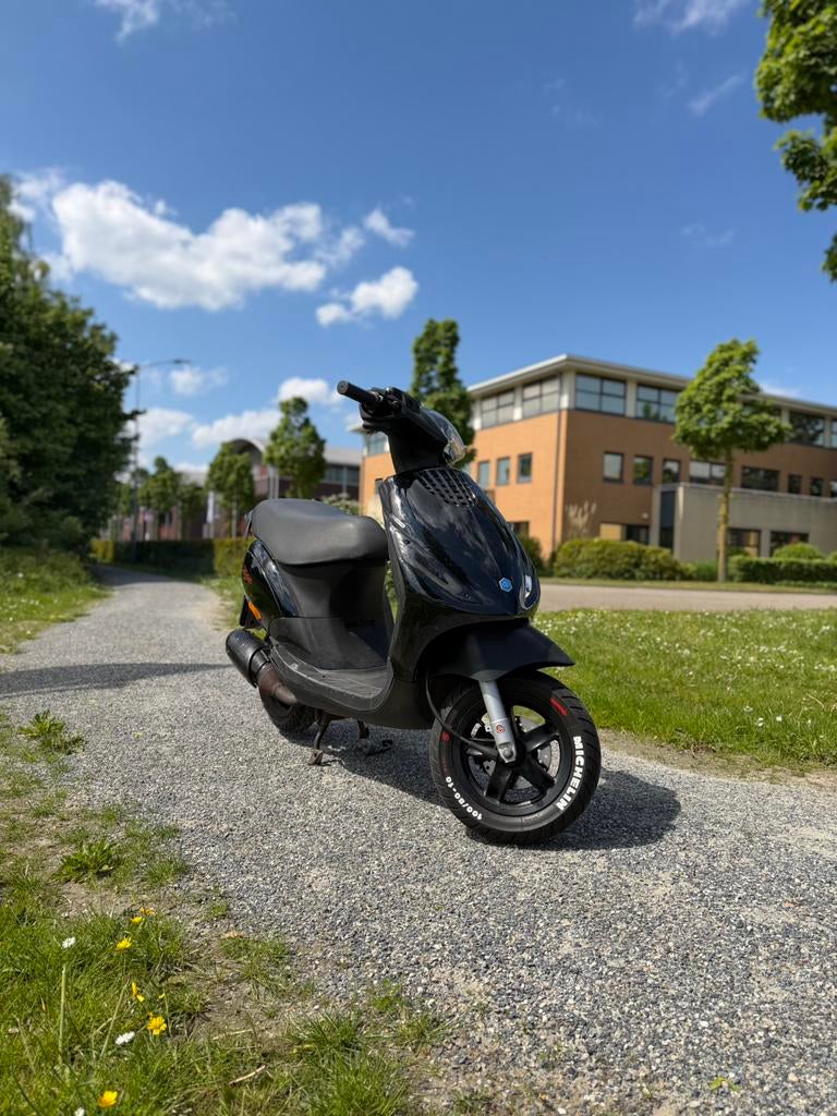 Piaggio Zip 70cc Malossi Sport, Fietsen en Brommers, Scooters | Piaggio, Ophalen, Zo goed als nieuw, Tweetakt, Zip