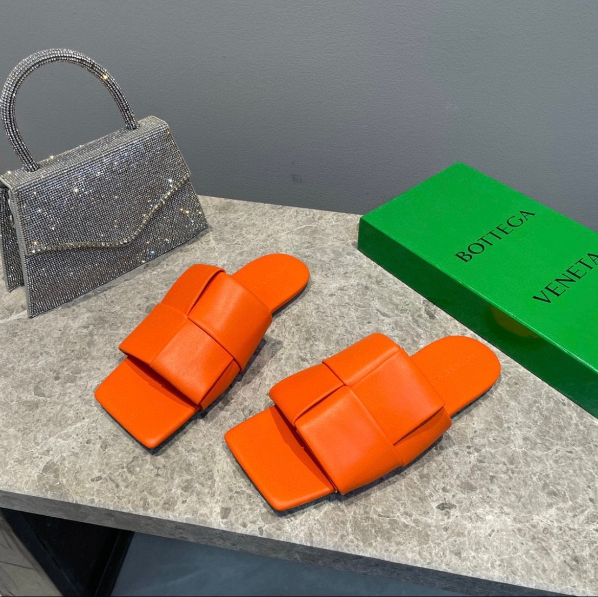 BOTTEGA VENETA, Slippers, Nieuw, Oranje, Ophalen of Verzenden
