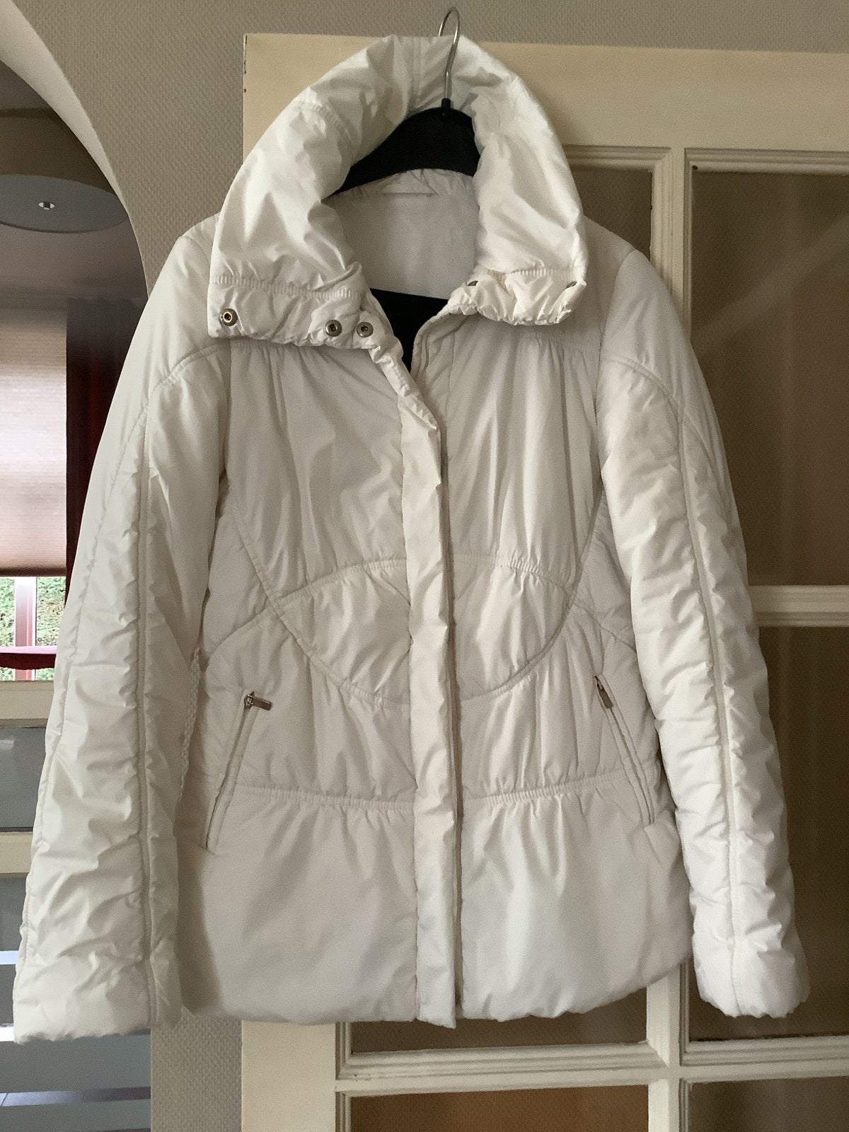 Witte gewatteerde jas met hoge kraag - Maat M, Ophalen, Zo goed als nieuw, Maat 38/40 (M), Wit