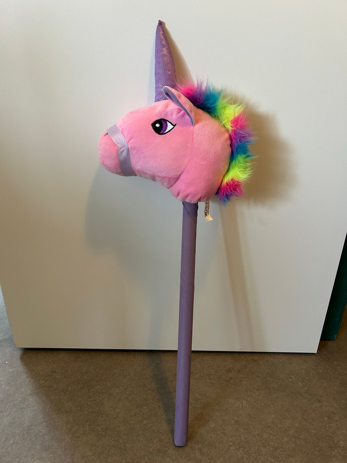 Stokpaard Eenhoorn - Roze met Regenboogmanen, Kinderen en Baby's, Ophalen, Zo goed als nieuw, Jongen of Meisje