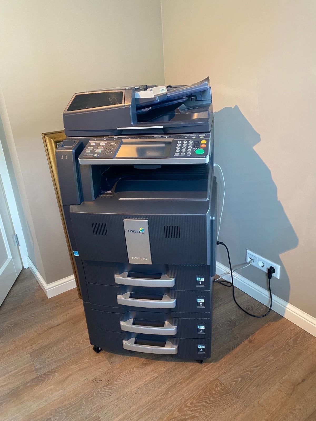 Kyocera TASKalfa 250ci/300ci Multifunctionele Printer, Computers en Software, Printers, Ophalen of Verzenden, Gebruikt