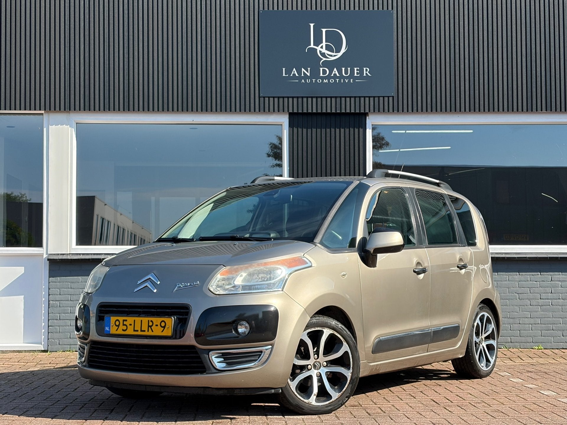 Citroen C3 Picasso 1.4 VTi Exclusive / LPG / NWE APK
