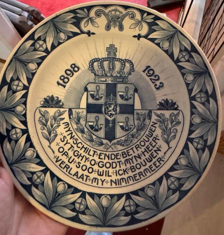 Antiek herdenkingsbord 1923 Koningin Wilhelmina, Antiek en Kunst, Ophalen of Verzenden