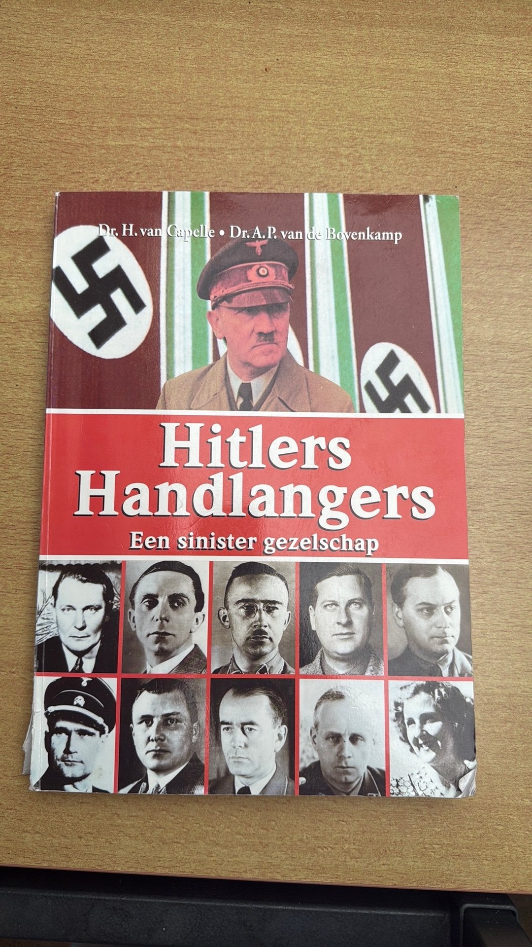 Hitlers handlangers, Boeken, Ophalen of Verzenden, Tweede Wereldoorlog, Gelezen, Overige onderwerpen