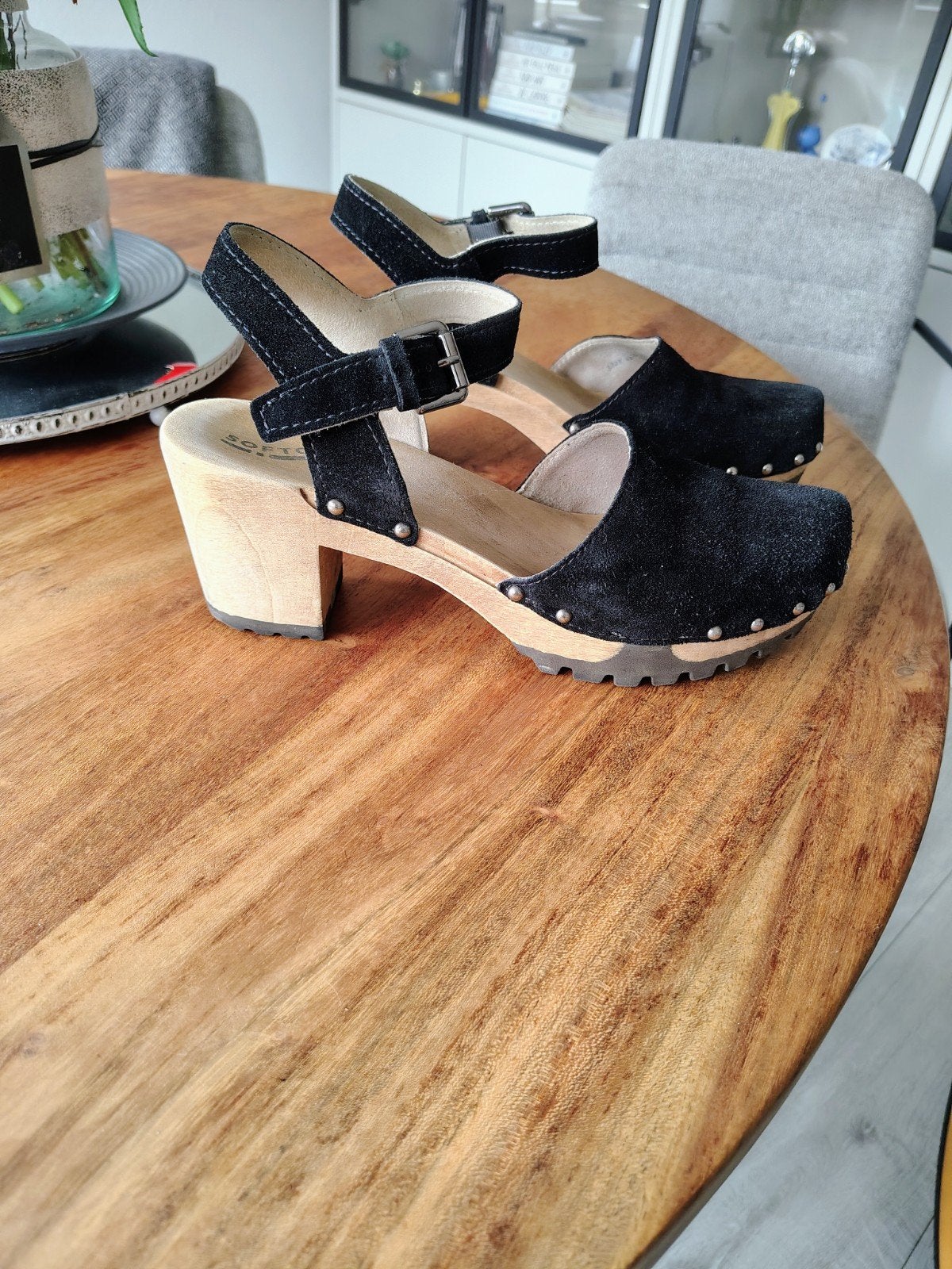 Zgan Zwart suede softclox met hak, maat 43, Kleding | Dames, Schoenen, Zwart, Zo goed als nieuw, Softclox, Sandalen of Muiltjes