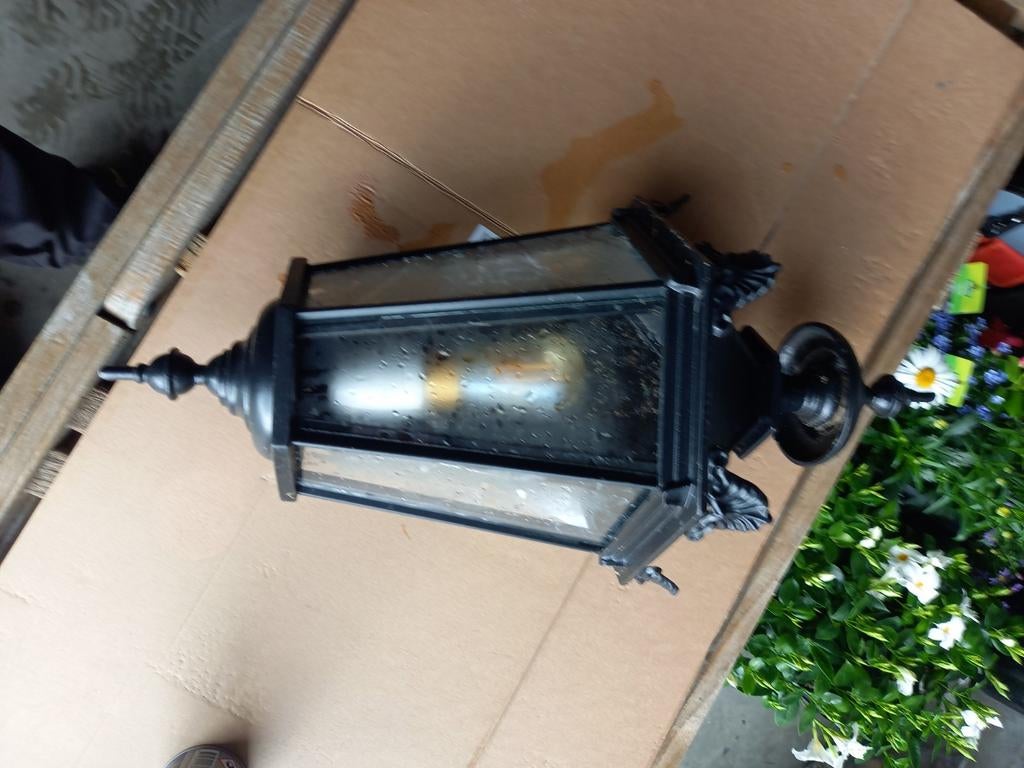 Klassieke zwarte buitenlamp met glas, Gebruikt, Minder dan 50 watt, Wandlamp, Ophalen of Verzenden