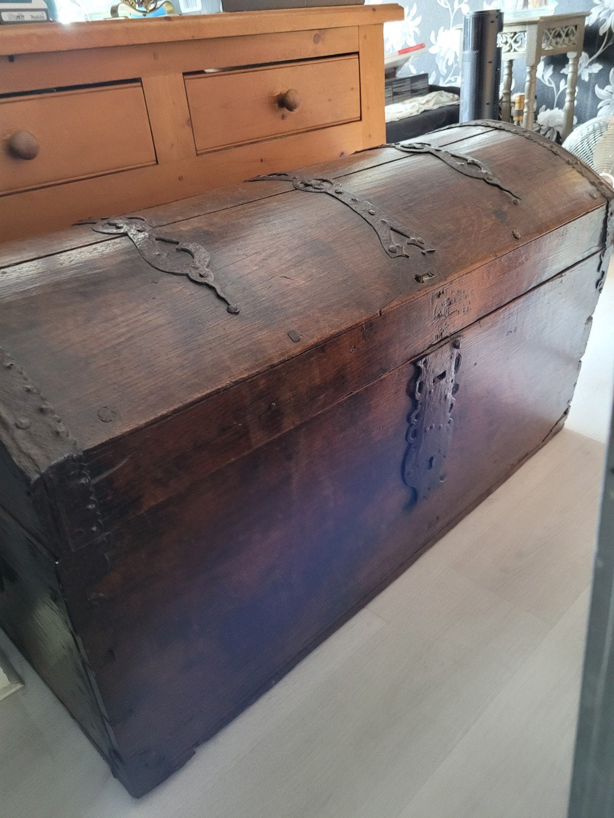 oude dekenkist 75.00 euro, Huis en Inrichting, Woonaccessoires | Kisten, Ophalen of Verzenden, Gebruikt, 100 tot 150 cm