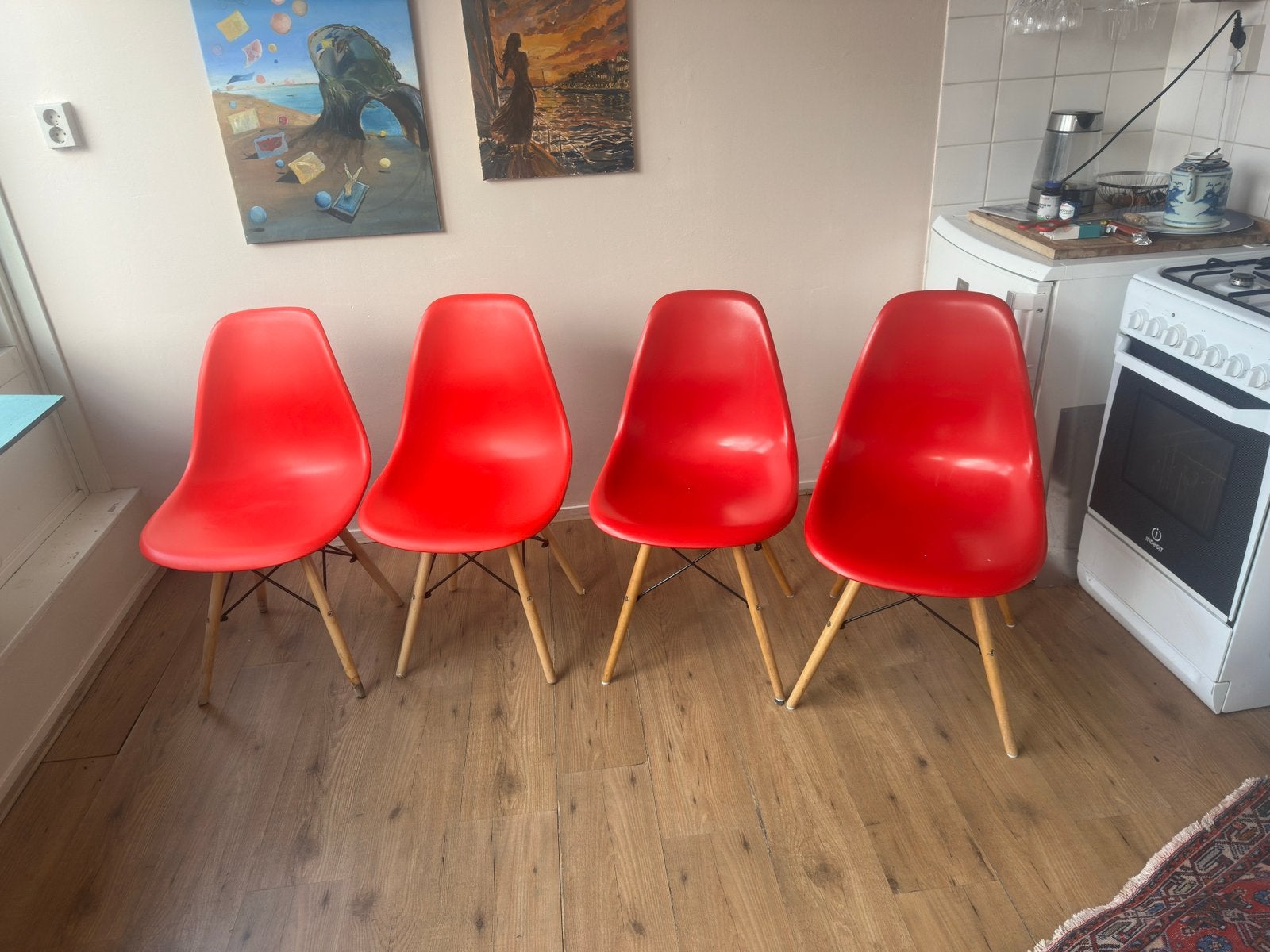 Vitra namaak eames stoelendet, Hout, Gebruikt, Vier, Rood