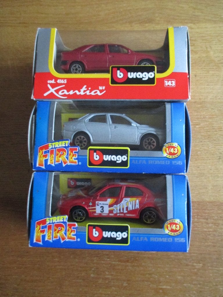 3 bBurago modelauto's in doos., Ophalen of Verzenden, Zo goed als nieuw, Auto, Overige merken