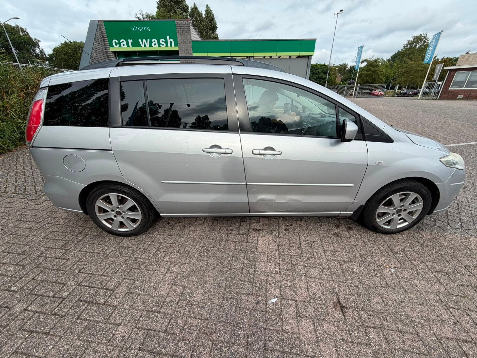 Mazda 5 2.0 2008 Grijs, Auto's, 145 pk, 4 cilinders, 7 stoelen, 75 €/maand