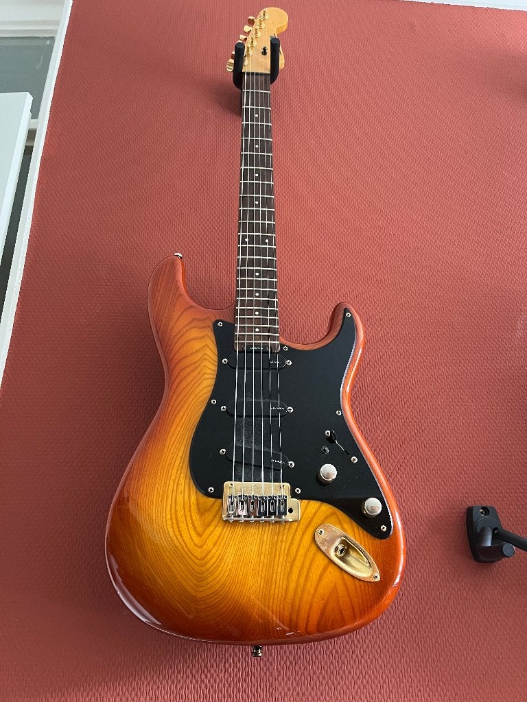 Blade Levinson - jaren 90 model japan - Stratocaster, Ophalen, Gebruikt, Solid body, Overige merken