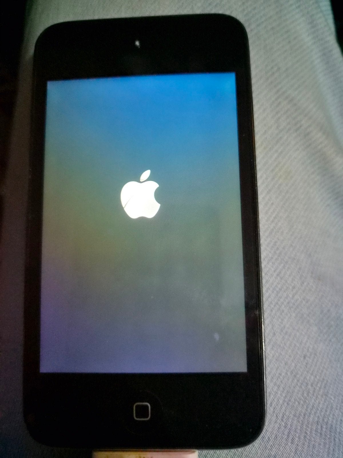 iPod Touch 8GB met oplader, Gebruikt, Touch, Zwart, Ophalen of Verzenden