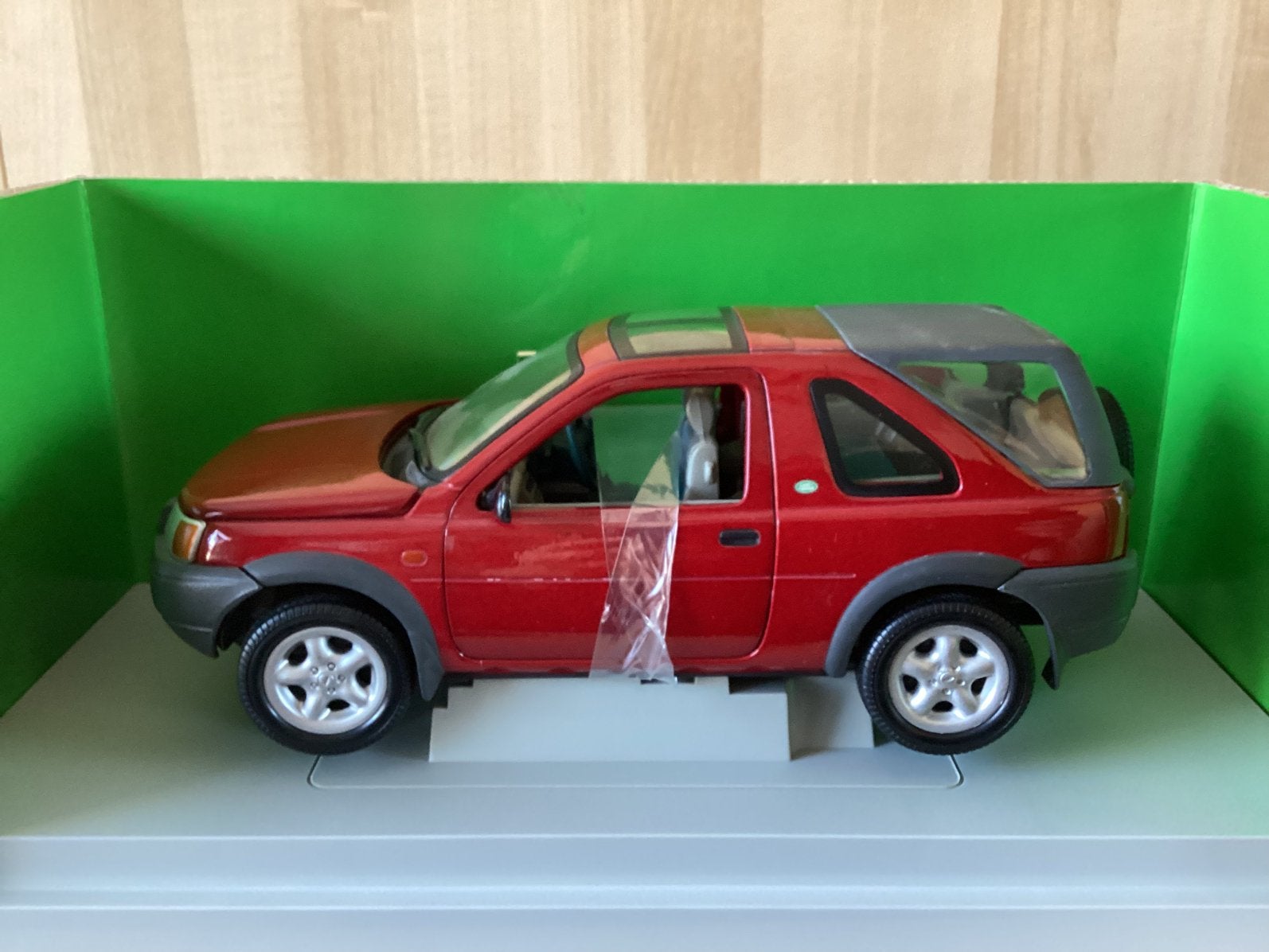 1:18 ERTL Land Rover Freelander I (1998), Hobby en Vrije tijd, Modelauto's | 1:18, Ophalen of Verzenden, Zo goed als nieuw, ERTL