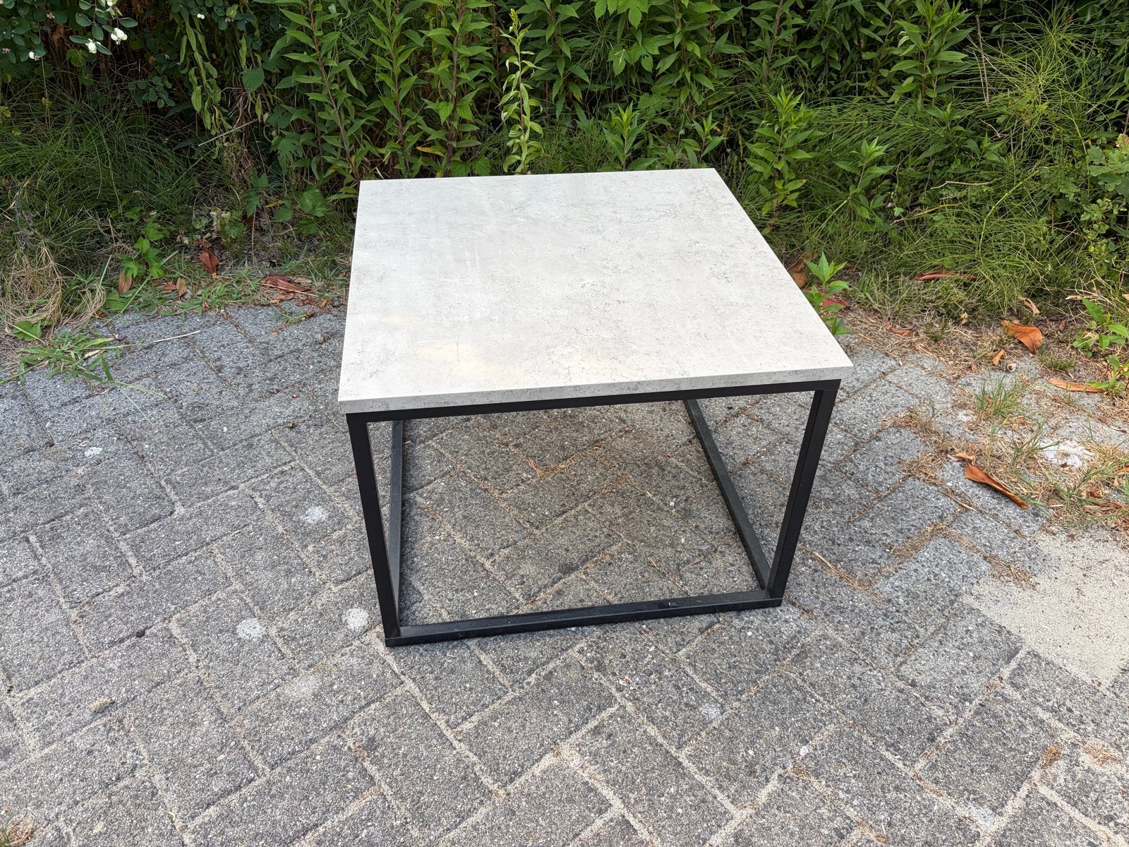 Salontafel 60x60x45cm Modern design beton look metalen frame, Huis en Inrichting, Tafels | Salontafels, Ophalen, Gebruikt, 50 tot 100 cm