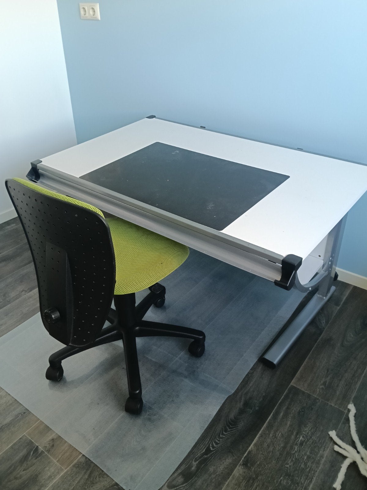 bureau met stoel verstelbaar blad, Ophalen, In hoogte verstelbaar, Gebruikt, Kinderbureau