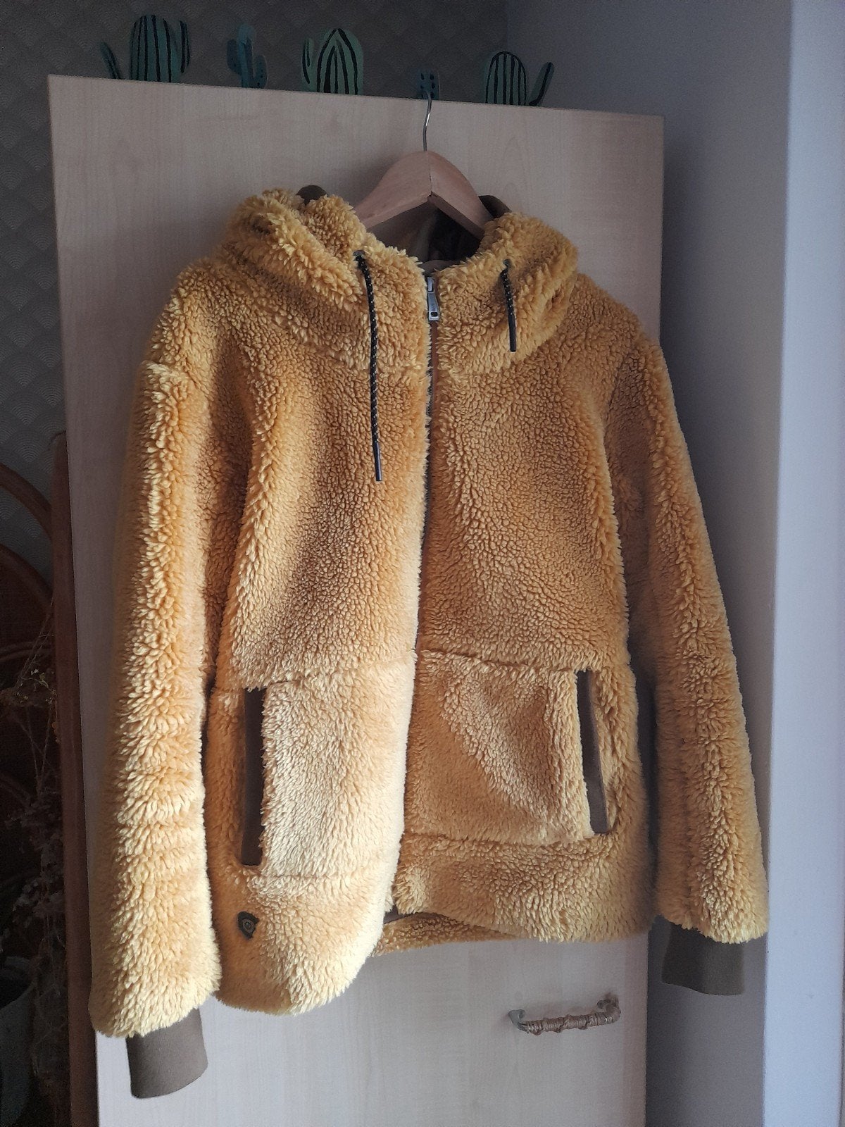 Dik geel zacht donzig vest Giga DX maat 36 38, Kleding | Dames, Maat 38/40 (M), GigaDX, Geel, Ophalen of Verzenden